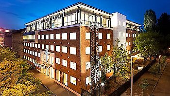 Einweihung des neuen Gebäudes der Scientology Kirche Budapest